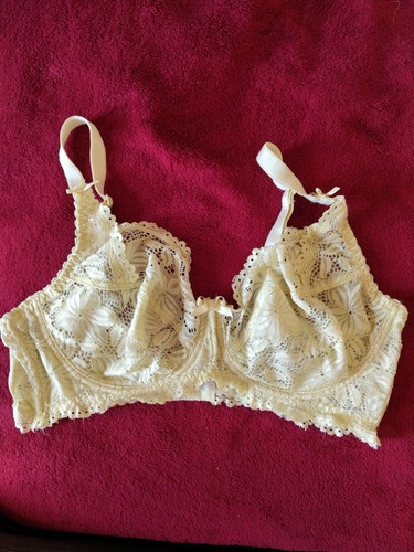 Size 36d cream unbranded - size,